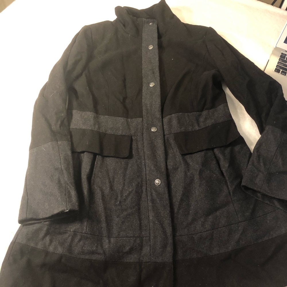 Pre-loved Guess jacket, perfect condition